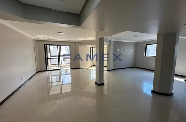 Apartamento para locação no centro com 01 suíte + 02 quartos - Foto 4