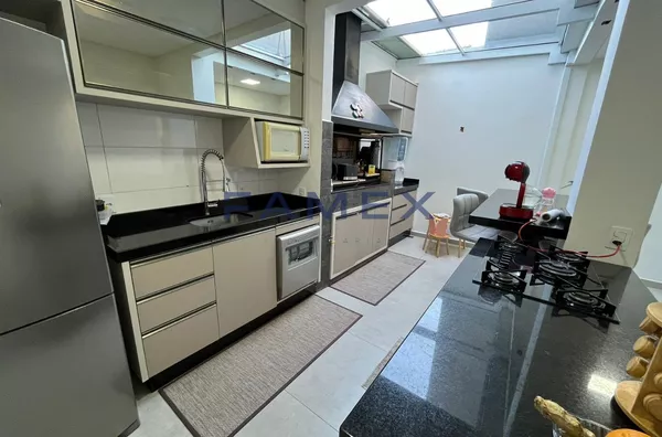 SOBRADO À VENDA NO BAIRRO SÃO FRANCISCO