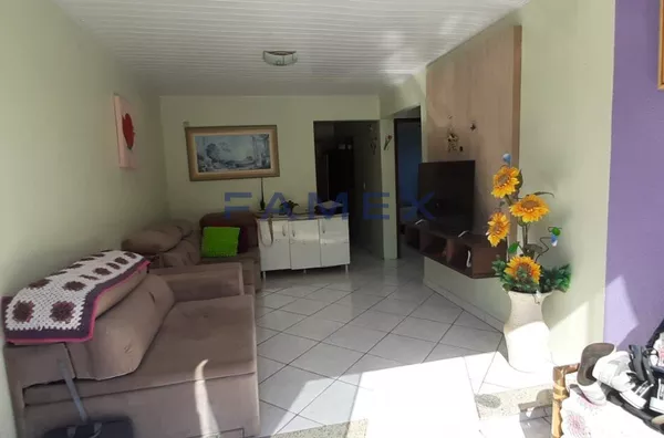 CASA Á VENDA BAIRRO PINHEIROS EM PATO BRANCO PR