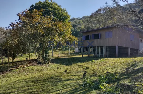 CHÁCARA AS MARGENS DO RIO CHOPIM