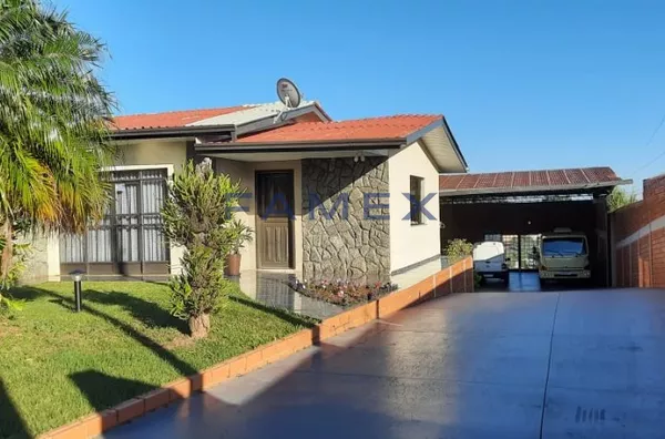 CASA COM ACONCHEGO DE UMA CHÁCARA A 3KM DO CENTRO