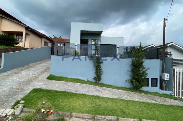 CASA COM PISCINA A VENDA NO BAIRRO SÃO LUIZ EM PATO BRANCO - 01 SUÍTE + 02 QUARTOS