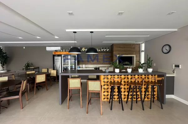CASA DE ALTO PADRÃO A VENDA  NO CENTRO COM 01 SUÍTE + 03 QUARTOS