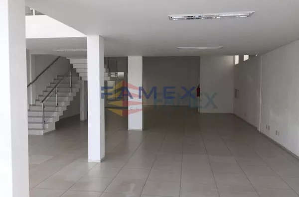 SALA COMERCIAL PARA LOCAÇAO  COM 250 M² - CENTRO  