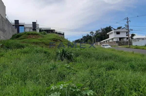 TERRENO DE ESQUINA NA RUA PRINCIPAL DO BAIRRO FRARON PATO BRANCO