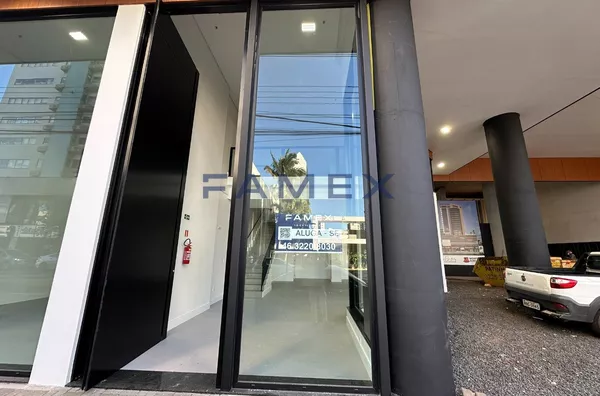 SALA COMERCIAL TÉRREA EDIFÍCIO PIO DE PIETRELCINA -  MAIOR CENTRO HOSPITALAR DA REGIÃO