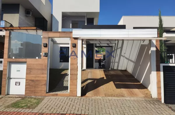 SOBRADO COM MÓVEIS PLANEJADOS À VENDA BAIRRO FRARON