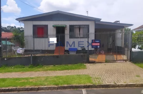CASA À VENDA NO BAIRRO SANTA TEREZINHA