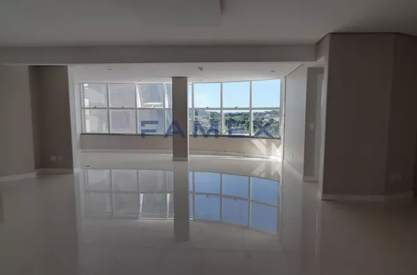 APARTAMENTO À VENDA TRÊS SUÍTES E DUAS VAGAS DE GARAGEM