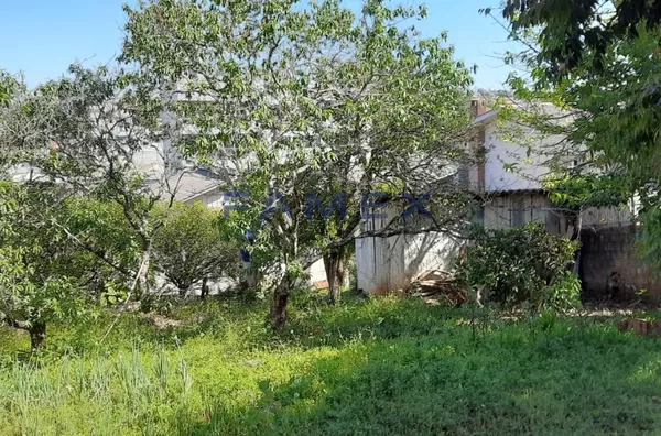 TERRENO COM POSSIBILIDADES DE CONSTRUIR ATÉ 8 PAVIMENTOS