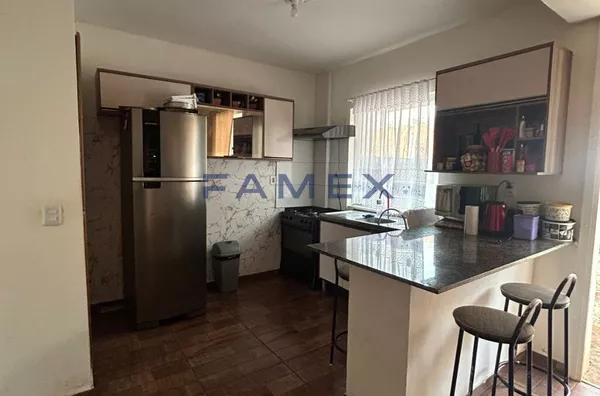 SOBRADO À VENDA-BAIRRO FRARON-PATO BRANCO-