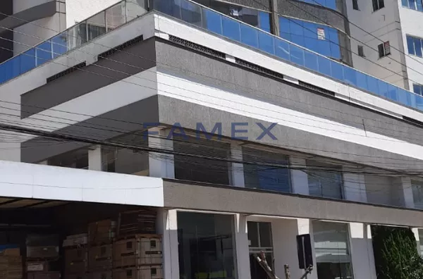 APARTAMENTO À VENDA TRÊS SUÍTES E DUAS VAGAS DE GARAGEM