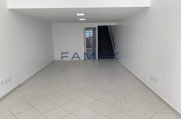 SALA COMERCIAL NO CENTRO PARA LOCAÇÃO