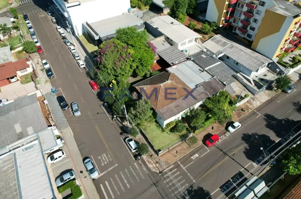 TERRENO À VENDA NO CENTRO