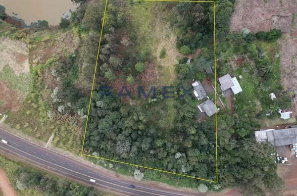 CHÁCARA À VENDA AO LADO DA PEDREIRA COM FRENTE PARA BR