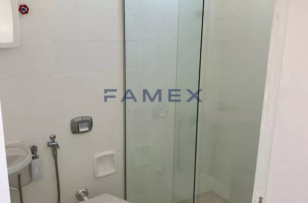 APARTAMENTO PARA LOCAÇÃO AO LADO DA PRAÇA CENTRAL