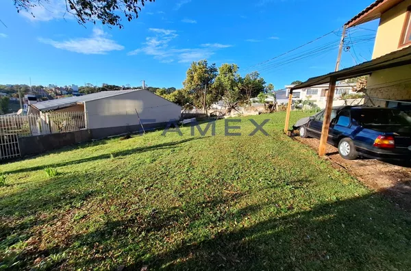 CASA À VENDA COM TERRENO GRANDE - SÃO VICENTE PATO BRANCO PR