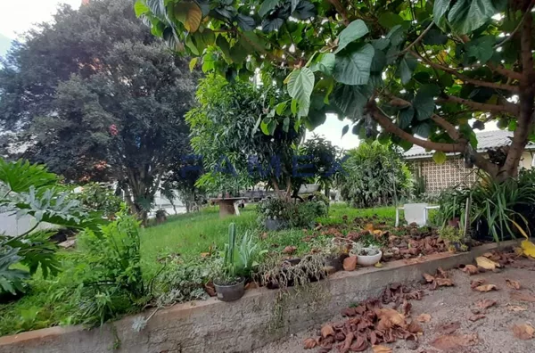 TERRENO DE ESQUINA DE 858M² POTENCIAL DE CONSTRUÇÃO 6 ANDARES