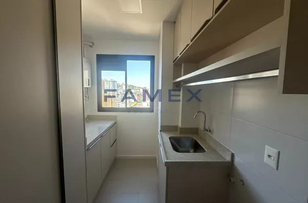 APARTAMENTO COM 01 SUÍTE + 01 QUARTO NO CENTRO   PARA LOCAÇÃO-   EDIFÍCIO OPALA -  02 QUADRAS DA  PRAÇA   CENTRAL