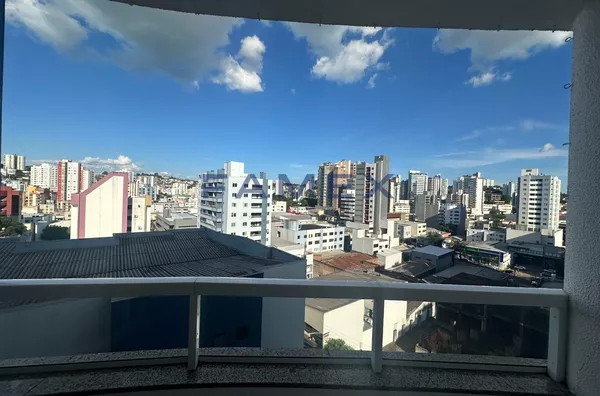 APARTAMENTO PARA LOCAÇÃO NO CENTRO COM  01 SUÍTE + 02 QUARTOS