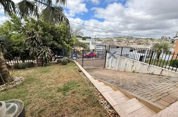CASA COM PISCINA À VENDA NO BAIRRO PAULO AFONSO