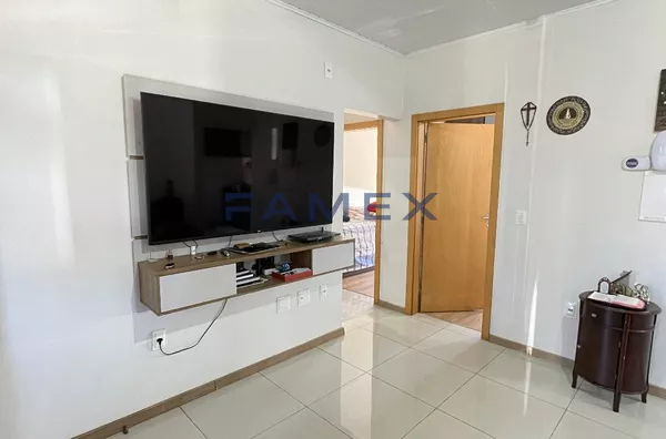 CASA A VENDA NO BAIRRO PLANALTO EM PATO BRANCO, COM 3 QUARTOS.