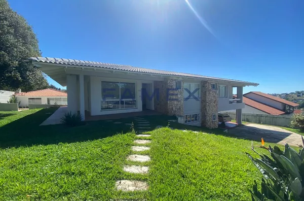 CASA  A VENDA BAIRRO LA SALLE COM 01 SUITE MASTER +  03 QUARTOS