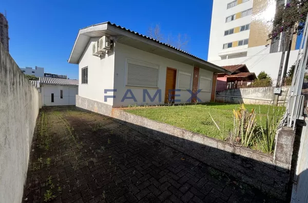 GRANDE OPORTUNIDADE DE NEGÓCIO, CASA A VENDA NO CENTRO DE PATO BRANCO-PR