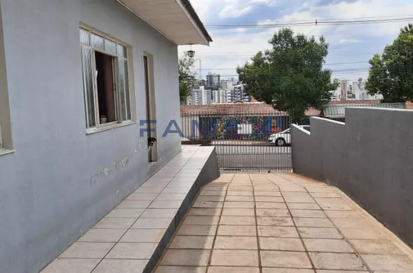 CASA NA REGIÃO CENTRAL