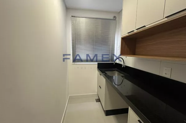 APARTAMENTO PARA LOCAÇÃO MOBILIADO COM 01 SUÍTE + 01 QUARTO NO CENTRO