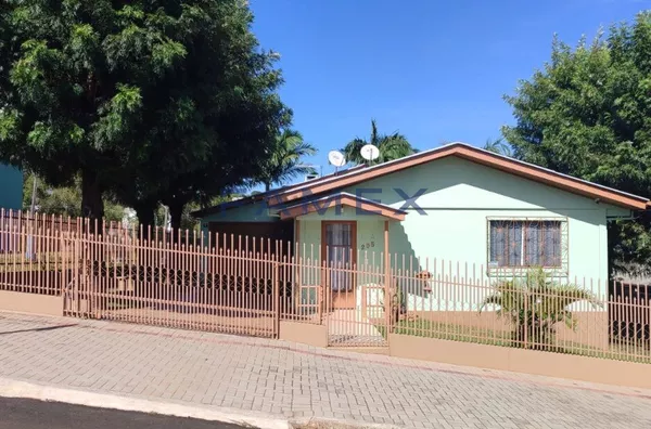 CASA-BAIRRO MORUMBI-PATO BRANCO-PR-