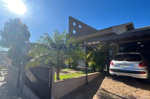 CASA À VENDA NO CENTRO DE PATO BRANCO/PR