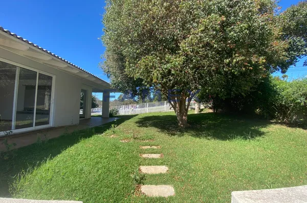 CASA  A VENDA BAIRRO LA SALLE COM 01 SUITE MASTER +  03 QUARTOS