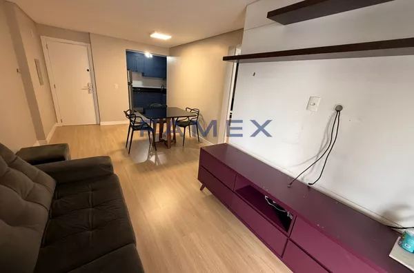 APARTAMENTO MOBILIADO À VENDA NO CENTRO