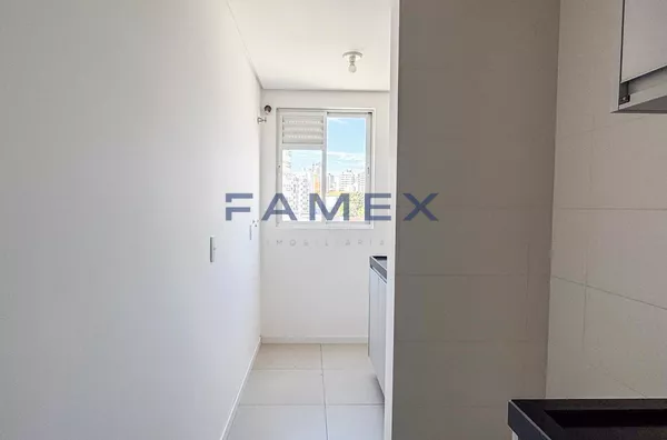 ED. SAFIRA - APARTAMENTO 101 COM 01 SUITE + 01 QUARTO - CENTRO - PRÓXIMO  A PRAÇA CENTRAL