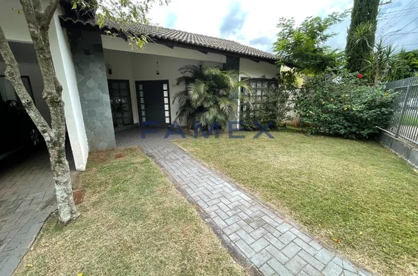 CASA A VENDA NO BAIRRO PINHEIROS EM PATO BRANCO - 2 SUÍTES E 2 QUARTOS