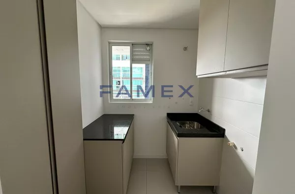 ED. SAFIRA - APARTAMENTO COM 01 SUITE + 01 QUARTO - CENTRO - PRÓXIMO  A PRAÇA CENTRAL