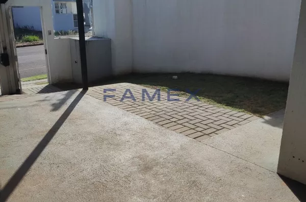 SOBRADO COM MÓVEIS PLANEJADOS À VENDA BAIRRO FRARON