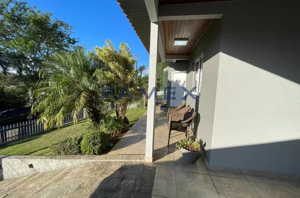 CASA A VENDA NO BAIRRO MENINO DEUS EM PATO BRANCO - 1 SUÍTE +2 QUARTOS