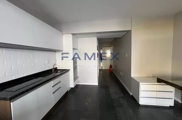 APARTAMENTO MOBILIADO PARA LOCAÇÃO -  COM 01 QUARTO - PRÓXIMO A PRAÇA CENTRAL