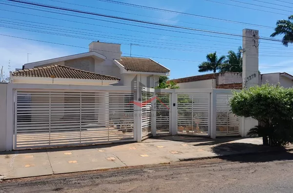 Casa Alto Padrão com 1 suíte e dois dormitórios a venda no centro de Panorama