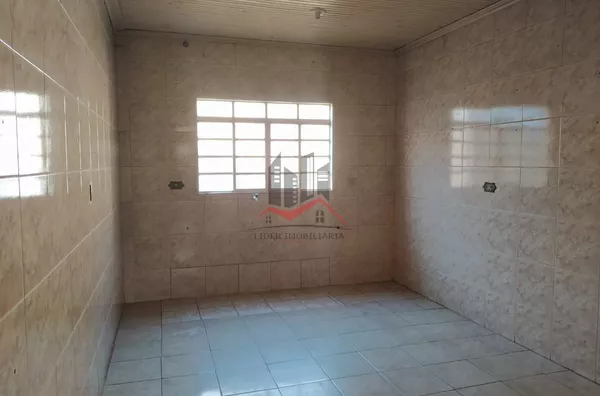 Casa para venda e aluguel conta com 02 quarto(s) No Jardim Aeroporto Panorama