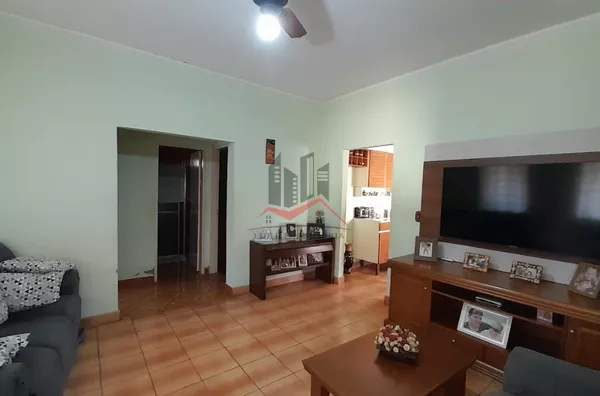 Casa com 3 quartos a venda no centro de Panorama