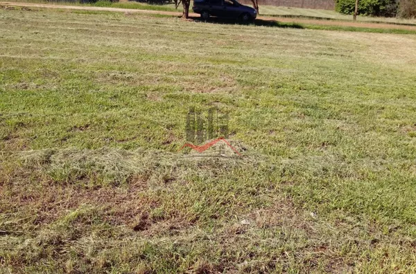 Terreno de 340 m² para venda no Condomínio Nova Era, em Paulicéia