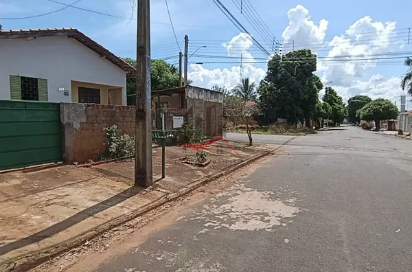 Casa com 2 dormitórios para aluguel no centro de Panorama/SP