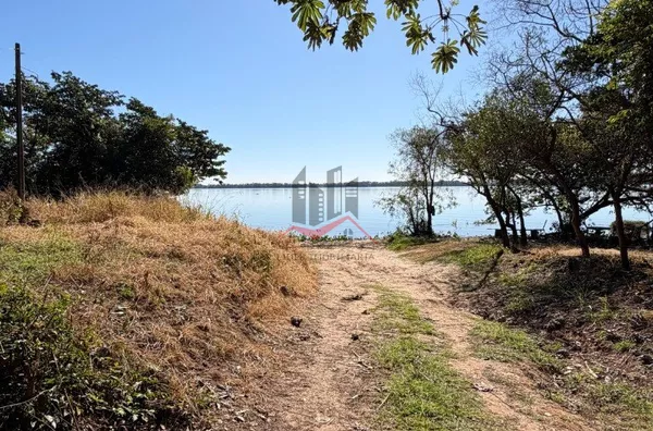 Casa para Venda ás Margens do Rio Paraná 2 quartos,1 sala, 1 Cozinha americana, Lavanderia e área livre nós Fundos