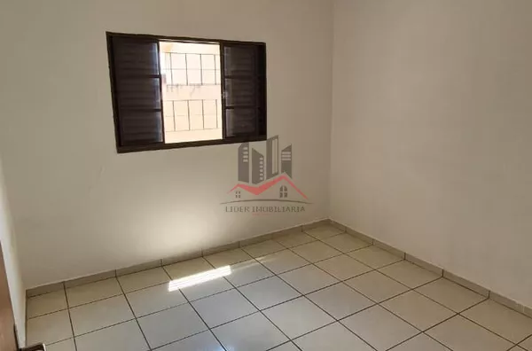 Casa para locação de 02 quartos, no centro de Panorama/SP.
