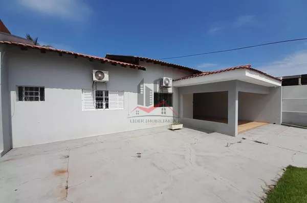 Casa com 1 suíte e 2 dormitórios a venda na região central de Panorama-SP 