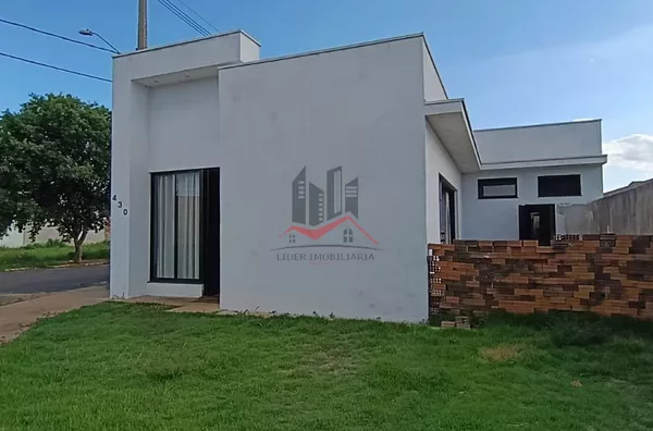 Casa com suíte máster e um dormitório e placas solar instalada a venda no bairro Vista do Lago, em Panorama-SP