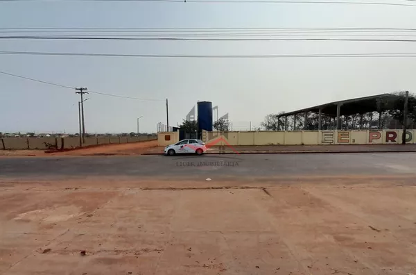 Sobrado a venda numa área de 2 mil m² no Bairro Aquarius, em Paulicéia